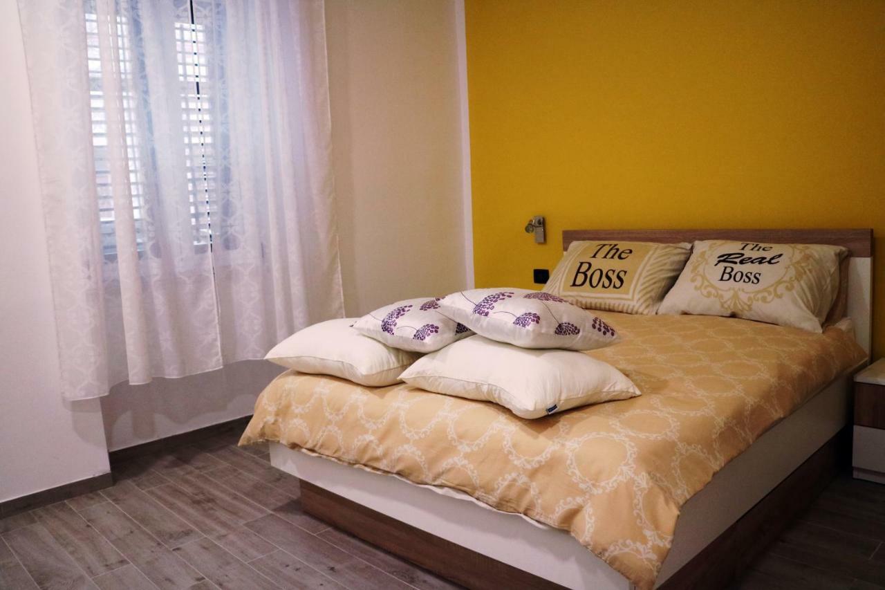 Apartment Toni Pula Extérieur photo